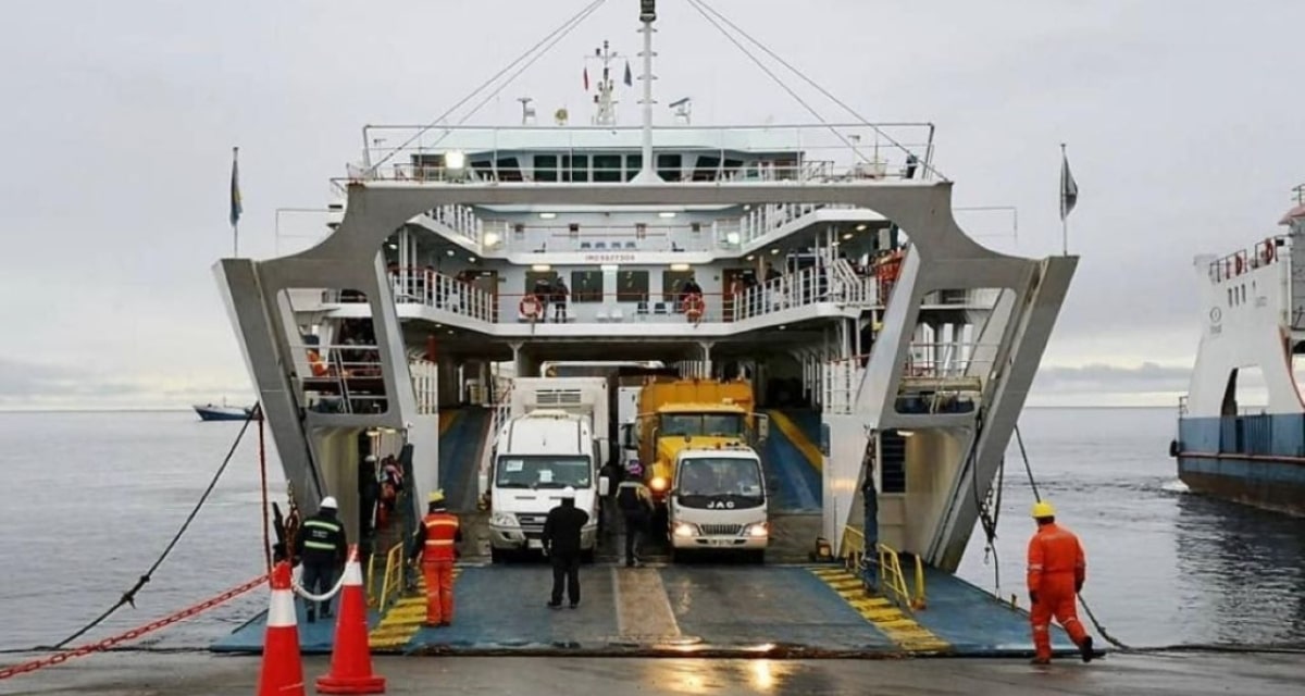 Estrecho de Magallanes, zona austral de Chile donde el GORE y la Universidad Católica iniciarán el primer estudio de factibilidad para construir un túnel submarino que conecte Tierra del Fuego con el continente