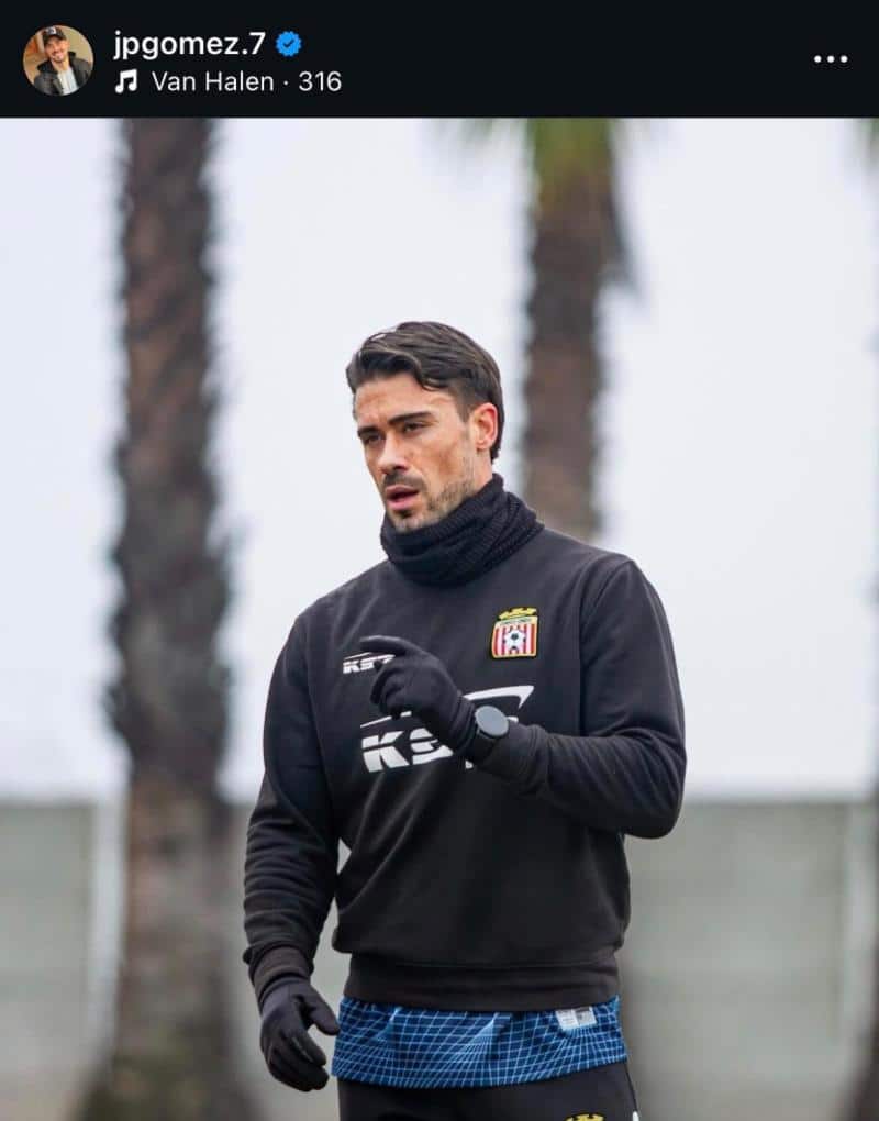 Juan Pablo Gómez, lateral argentino-chileno y actual pareja de Camilísima, fue vinculado con Gala Caldirola en rumores que datan de 2022 y que ella desmintió.