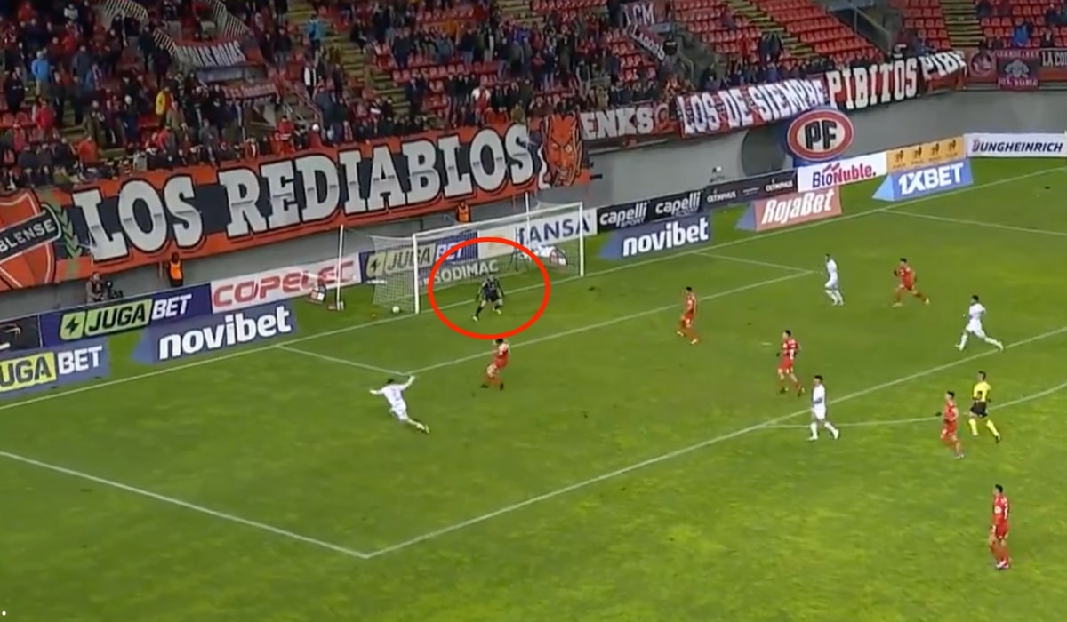 Nicola Pérez y una atajada de otro mundo.