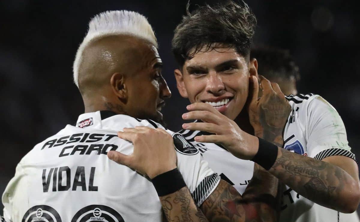 Carlos Palacios advertido por Vidal