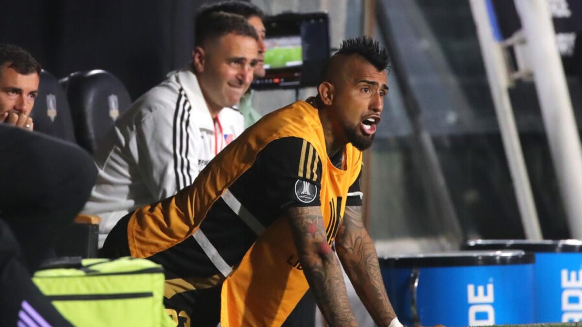Arturo Vidal le responde a la Conmebol