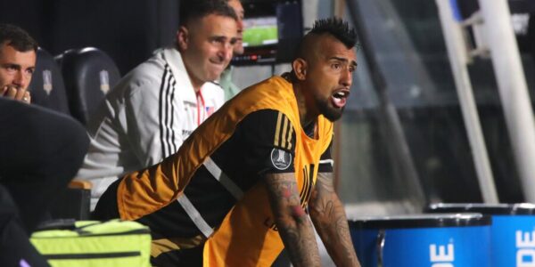 Arturo Vidal le responde a la Conmebol