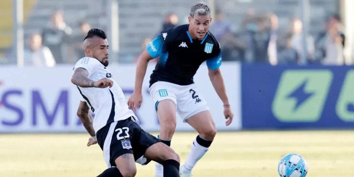 Racing mete presión a Colo Colo