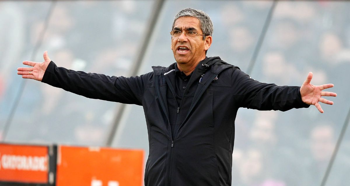 Gualberto Jara se va contra jugador albo