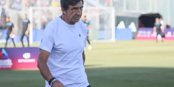 Gustavo Costas no quiere jugar sin público