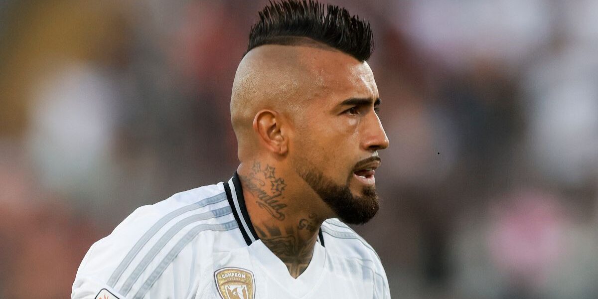 Arturo Vidal fue citado por la Conmebol