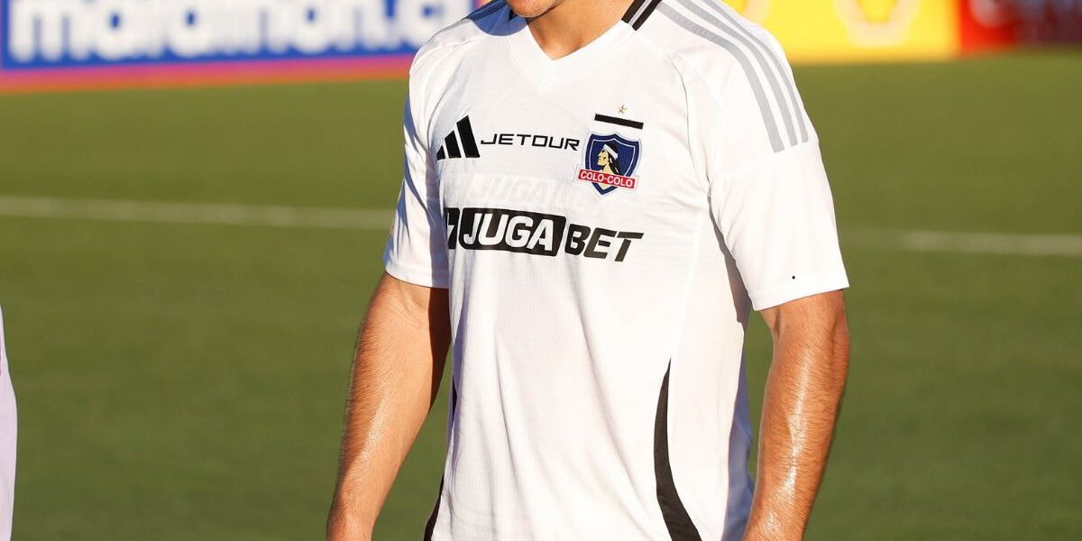 Delantero de Colo Colo se va
