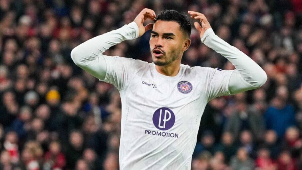 Gabriel Suazo podría hacer dupla con otro chileno