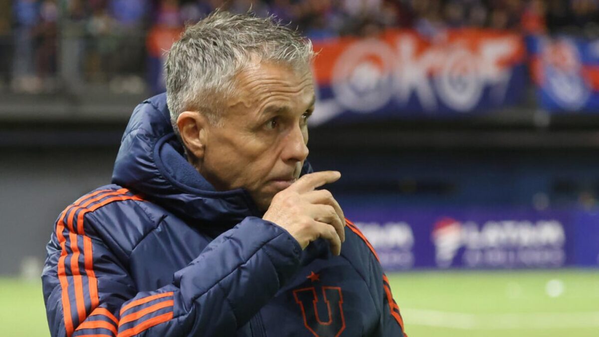 Gustavo Álvarez corta a jugador de la U