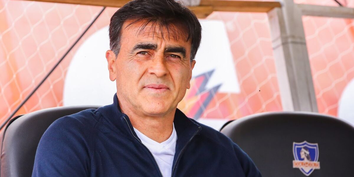 Gustavo Quinteros reemplazaría a Almirón