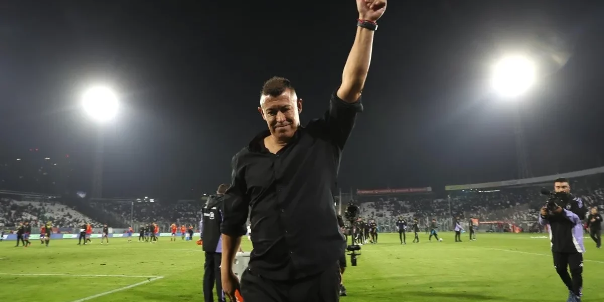 Jorge Almirón se va de Colo Colo