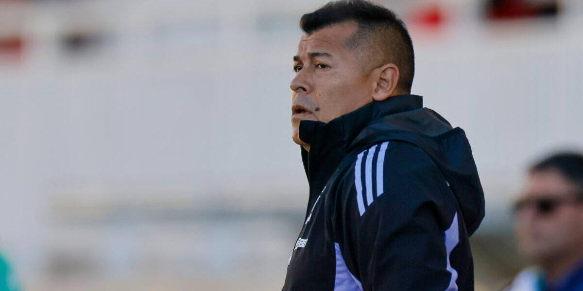 La increíble postura de Jorge Almirón