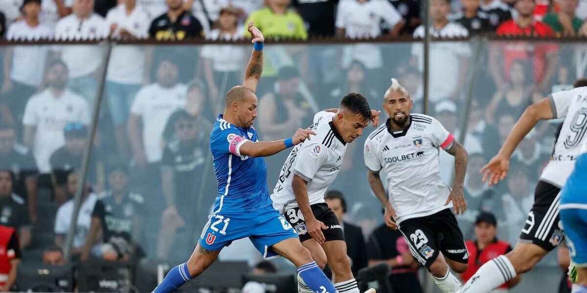Universidad de Chile y Colo Colo se enfrentan