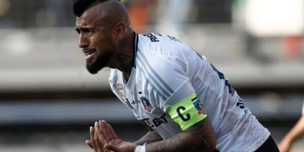 Arturo Vidal en problemas