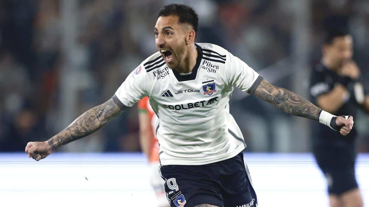 Colo Colo toma decisión sobre Javier Correa