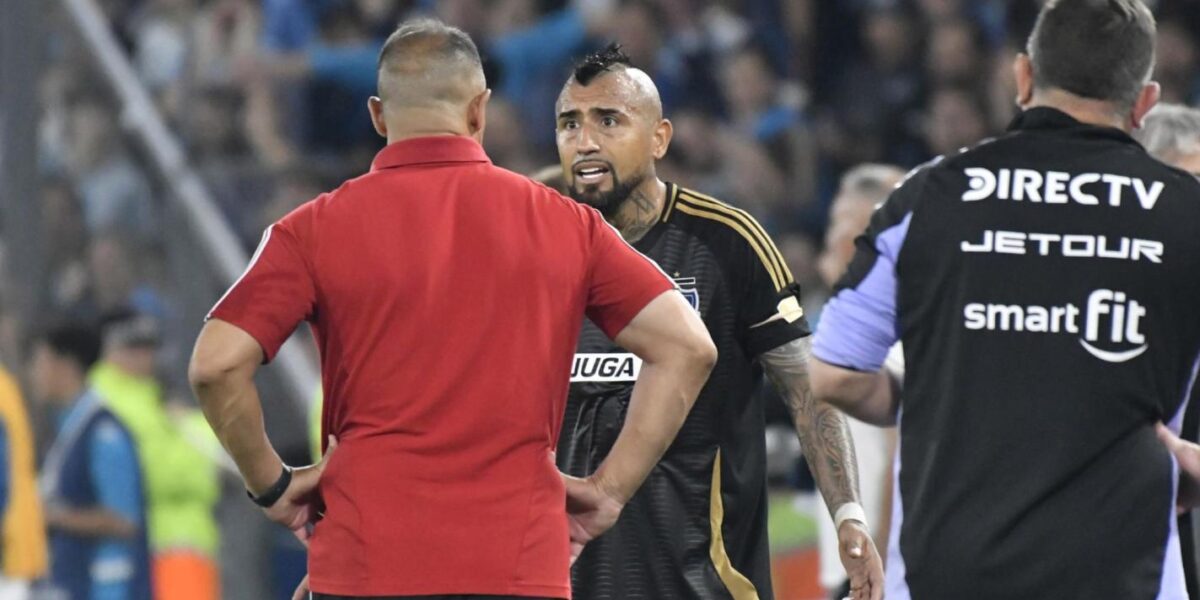 La conversación secreta entre Arturo Vidal y Jorge Almirón