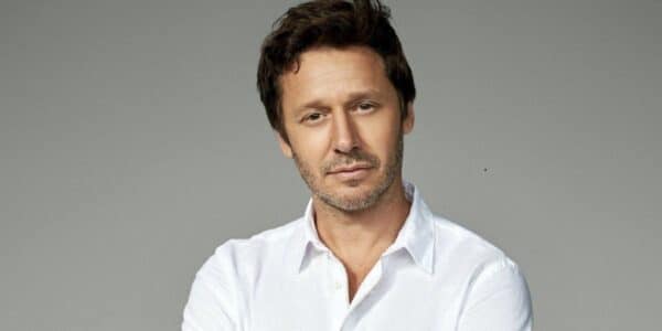 Benjamín Vicuña China