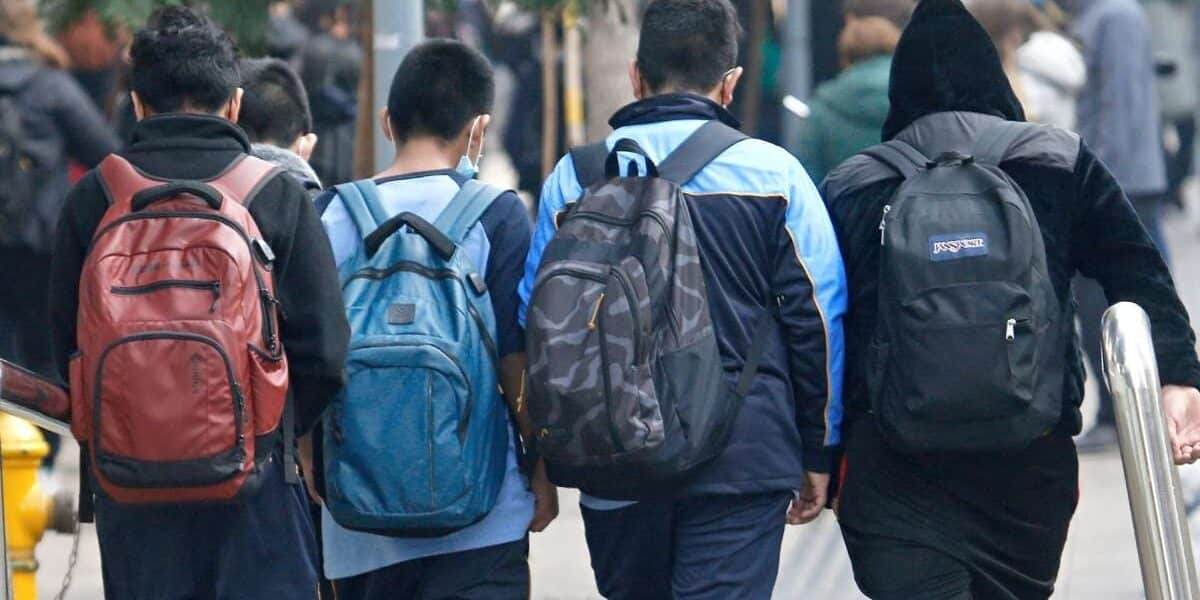 Los estudiantes que pueden recibir el Bono Logro Escolar.