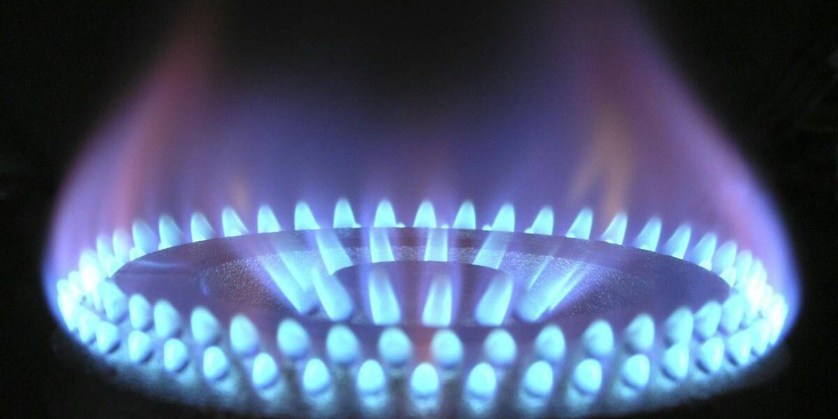 Gas