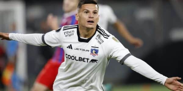 Vuelco en Colo Colo por Lucas Cepeda