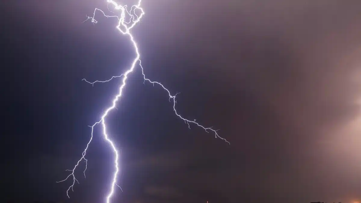 Tormenta eléctrica