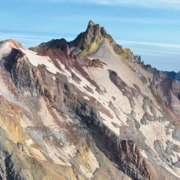 Volcán Nevado de Longaví registra inusual actividad sísmica en el sur de Chile