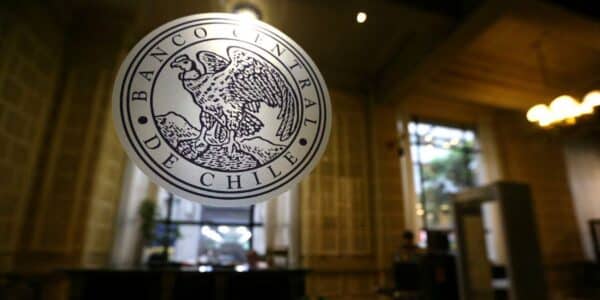 Banco Central presentando informe sobre estabilidad financiera en Chile