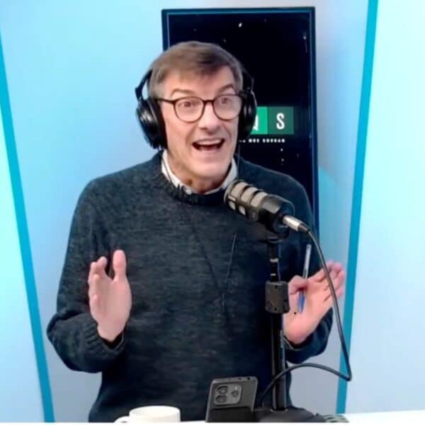 Daniel Stingo realizando polémicas declaraciones sobre rostros de la TV chilena