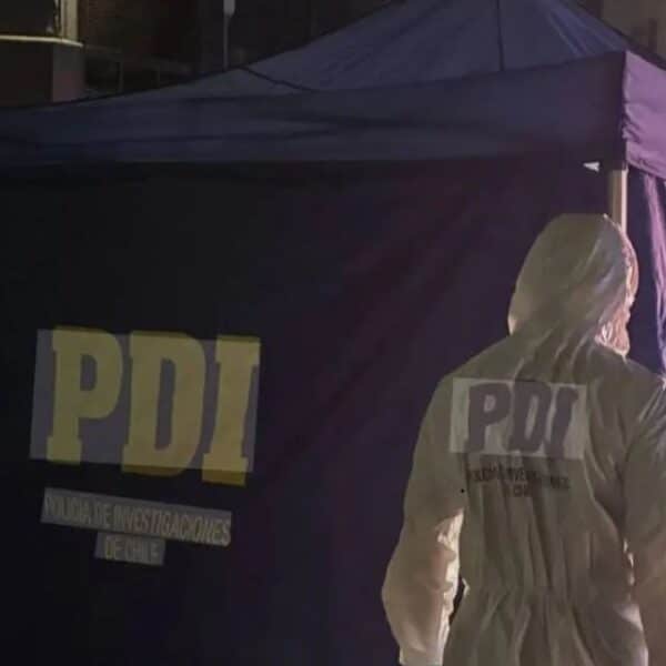 Edificio en Santiago Centro donde una niña cayó desde el piso 12