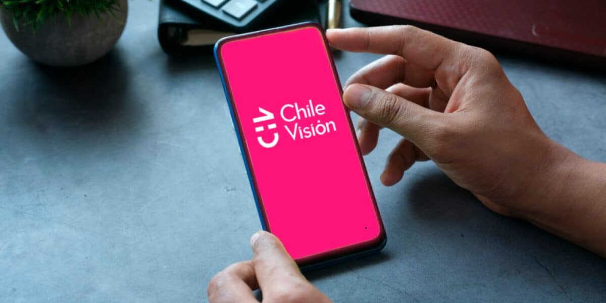 Eduardo Fido Cabezas anunciando su salida de Chilevisión