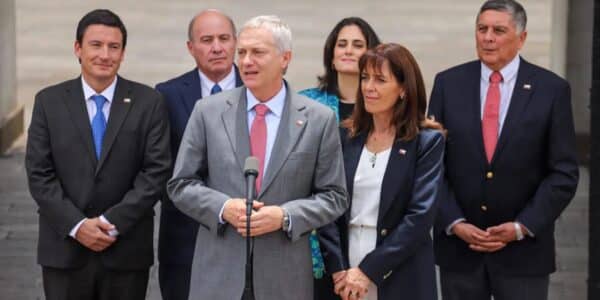 Resultados de Cadem muestran baja en aprobación de José Antonio Kast