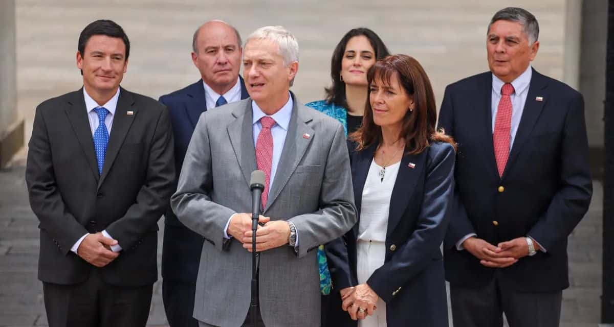 Resultados de Cadem muestran baja en aprobación de José Antonio Kast