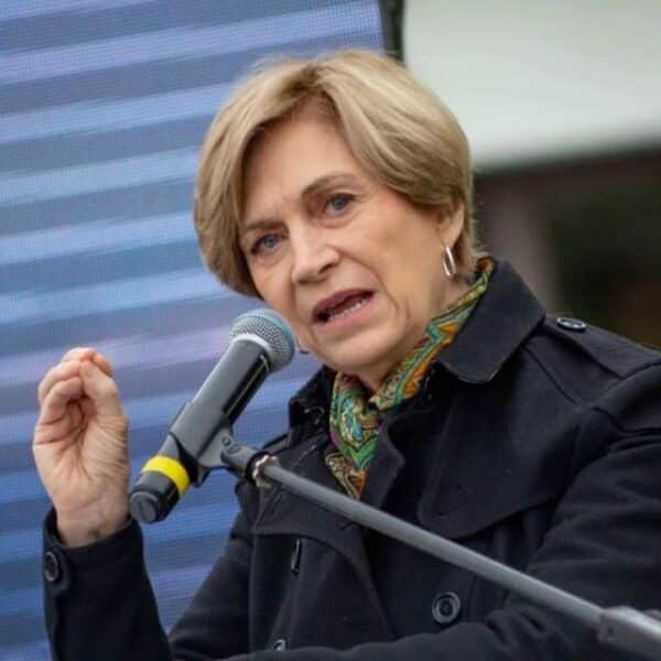 Evelyn Matthei alerta sobre consecuencias económicas para Chile