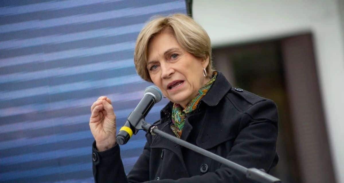 Evelyn Matthei alerta sobre consecuencias económicas para Chile