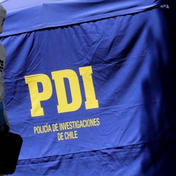 Tío de niña caída desde piso 11 relatando antecedentes del caso en televisión