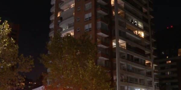 Edificio en Las Condes donde una niña cayó desde el piso 11 sin malla de seguridad
