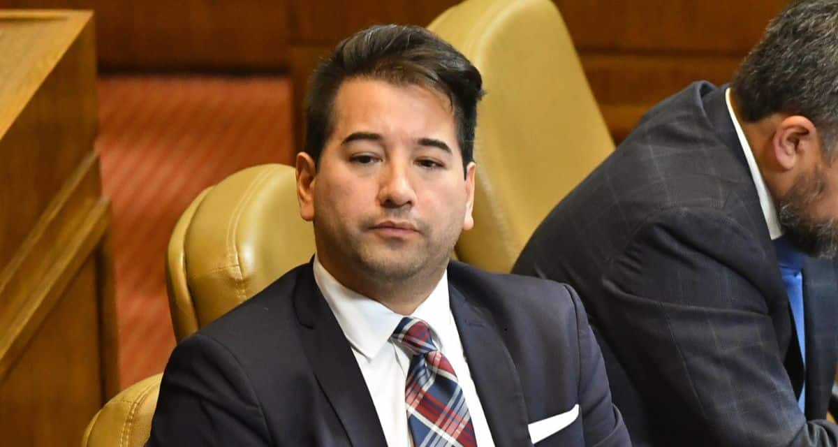 Javier Olivares involucrado en polémico incidente durante visita de Placebo a Chile