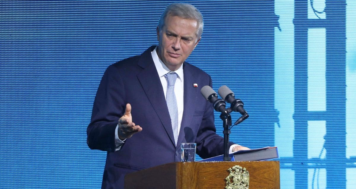 José Antonio Kast explicando sus dichos sobre expulsión de migrantes