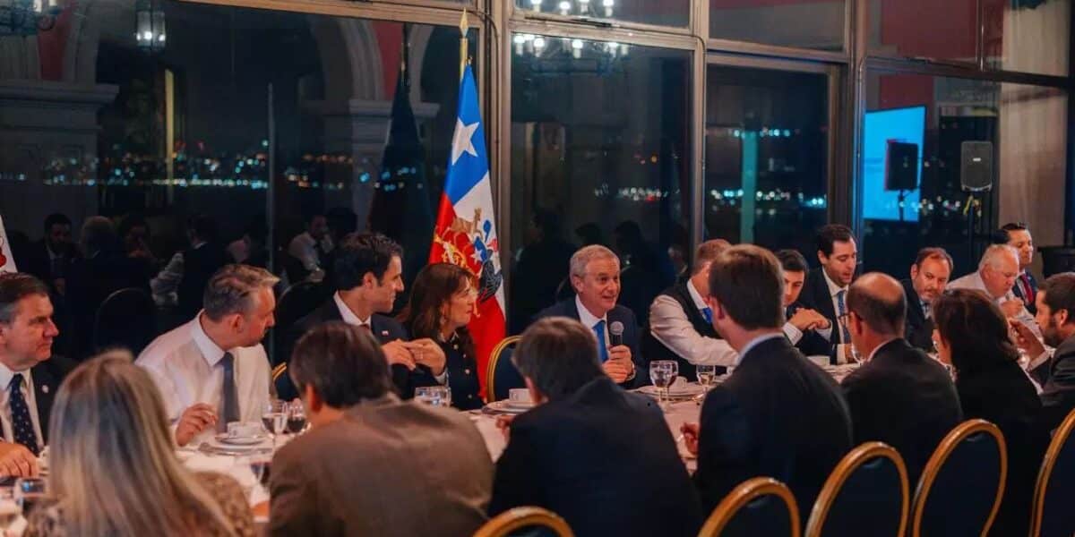 José Antonio Kast se reúne con diputados del Partido Republicano en Cerro Castillo