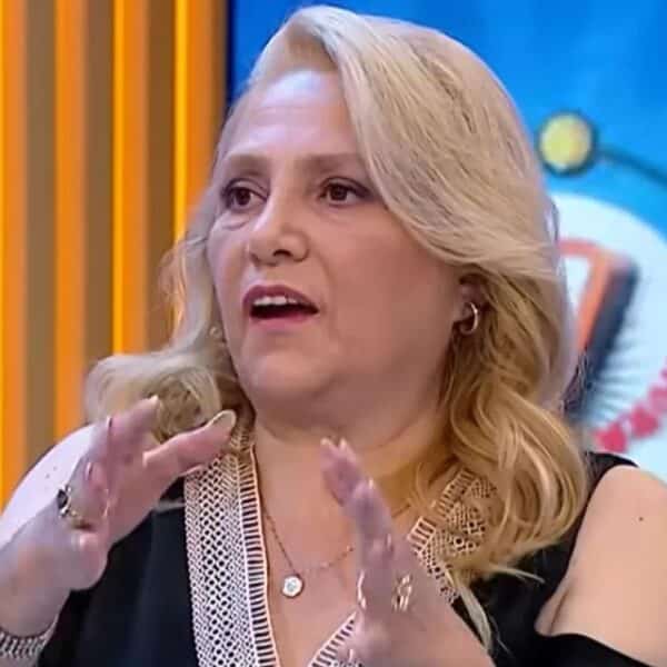 Latife Soto comentando sus recientes predicciones sobre Chile y Perú