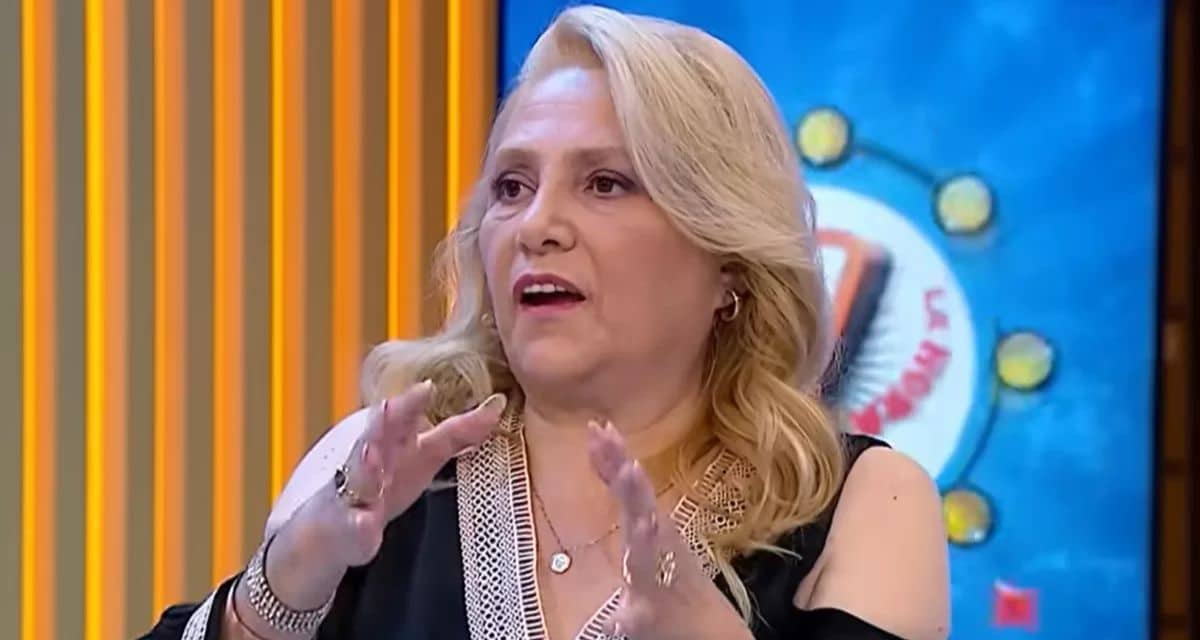 Latife Soto comentando sus recientes predicciones sobre Chile y Perú