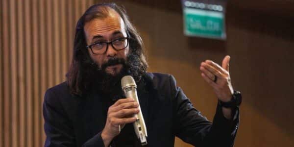 Marcelo Lagos hablando sobre zonas sísmicas en Chile