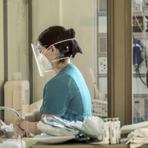 Autoridades sanitarias refuerzan controles tras alerta epidemiológica en Chile