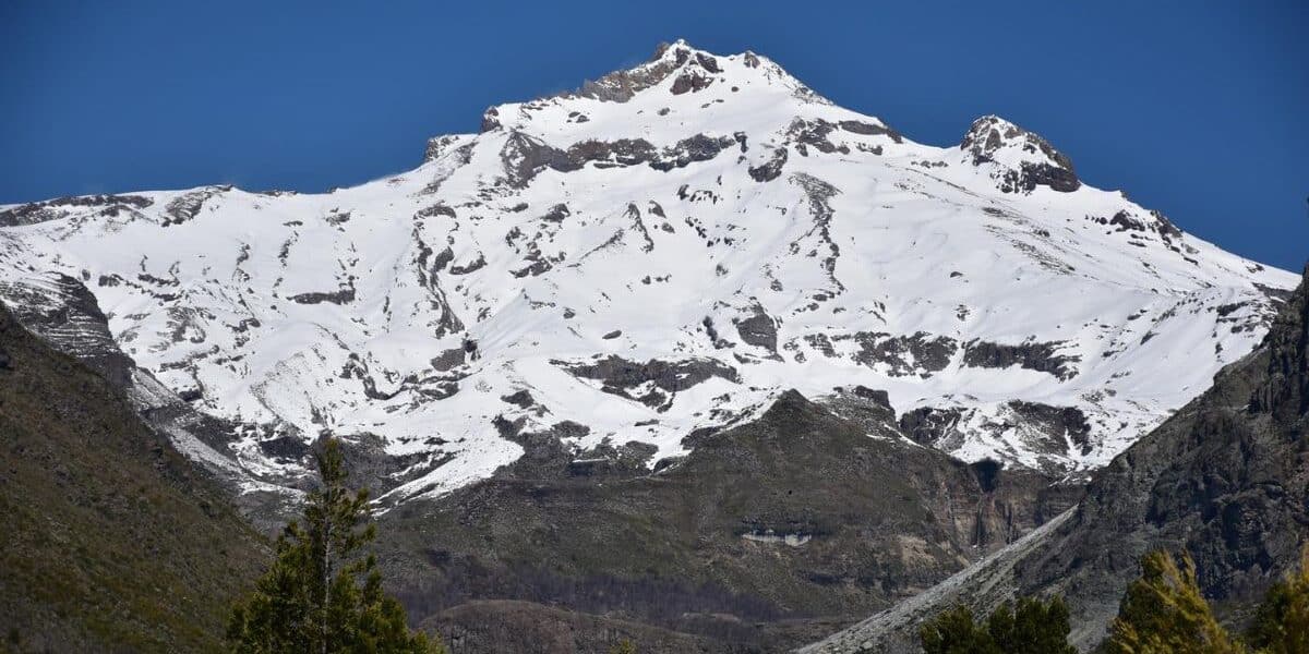 Volcán Nevado de Longaví bajo vigilancia tras actividad sísmica registrada