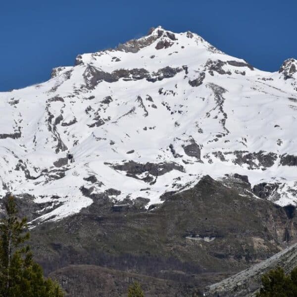 Volcán Nevado de Longaví bajo vigilancia tras actividad sísmica registrada