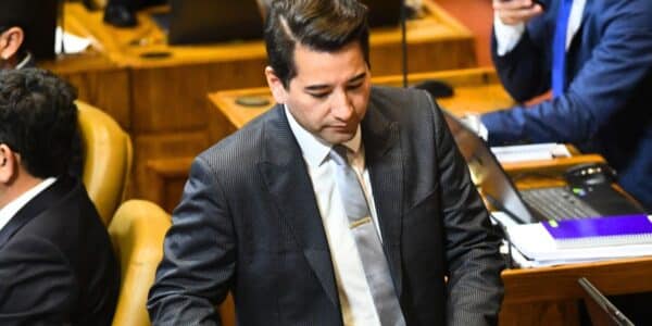 Javier Olivares en medio de polémica por video presentado en tribunal