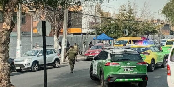 Carabineros investigando balacera escolar en La Granja