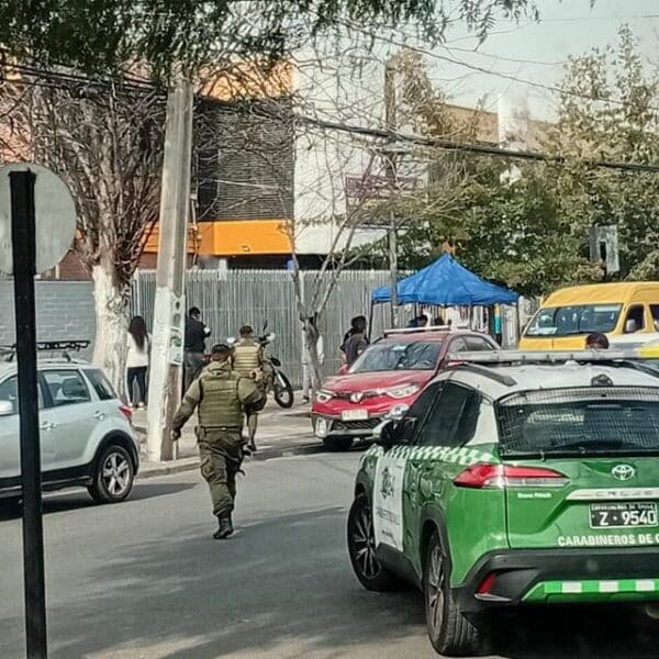 Carabineros investigando balacera escolar en La Granja