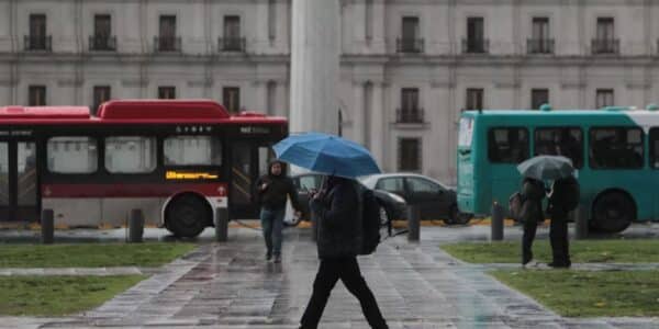 Cielos nublados en la Región Metropolitana ante posible llegada de precipitaciones