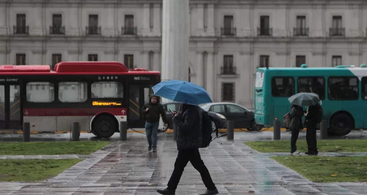Cielos nublados en la Región Metropolitana ante posible llegada de precipitaciones
